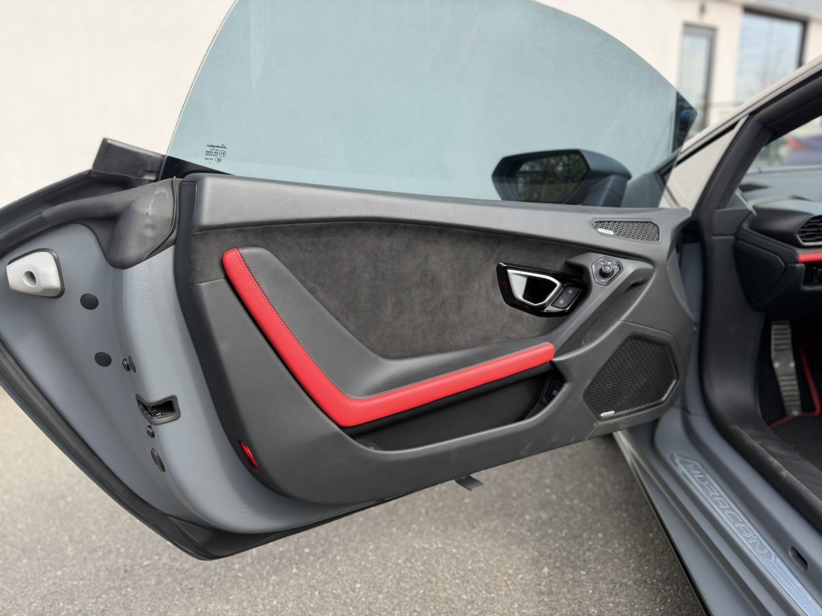 Used 2022 Lamborghini Huracan EVO image 15