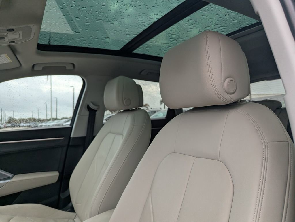 Used 2024 Audi Q3 2.0T Premium image 22