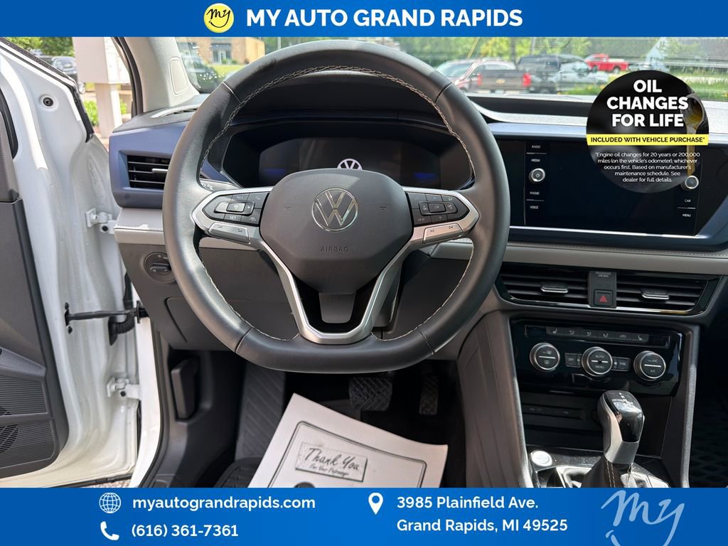 Used 2024 Volkswagen Taos SE w/ Panoramic Sunroof Package AWD/4WD image 13