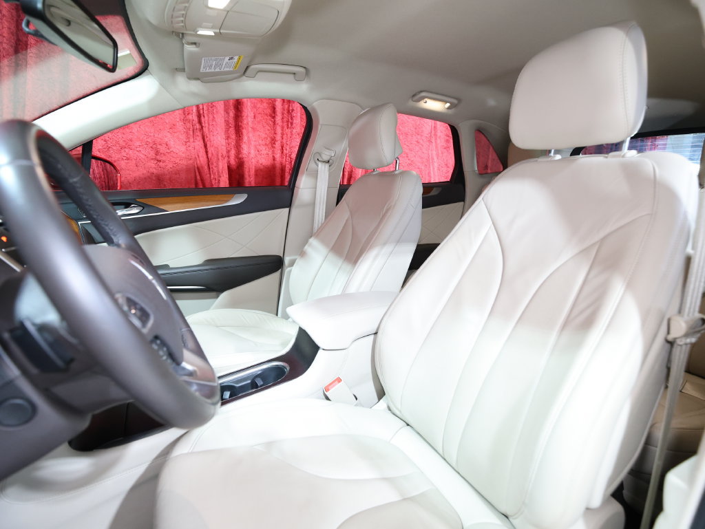 Used 2019 Lincoln MKC Select w/ Select Plus Package FWD image 12