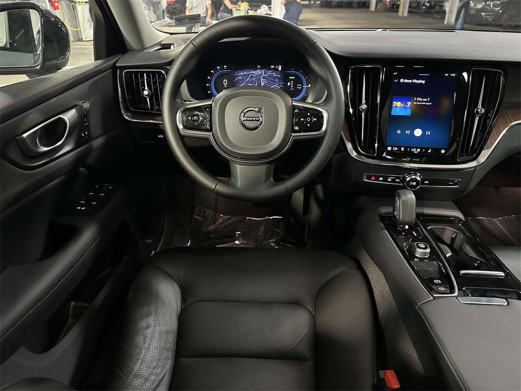 Used 2024 Volvo S60 T8 Plus image 2