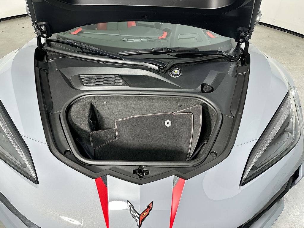 Used 2025 Chevrolet Corvette Z06 RWD image 28