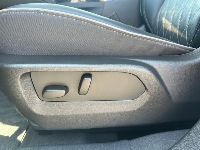 Used 2023 Buick Envision Avenir AWD/4WD image 21