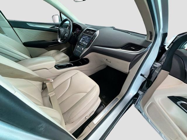 Used 2019 Lincoln MKC Premiere image 27