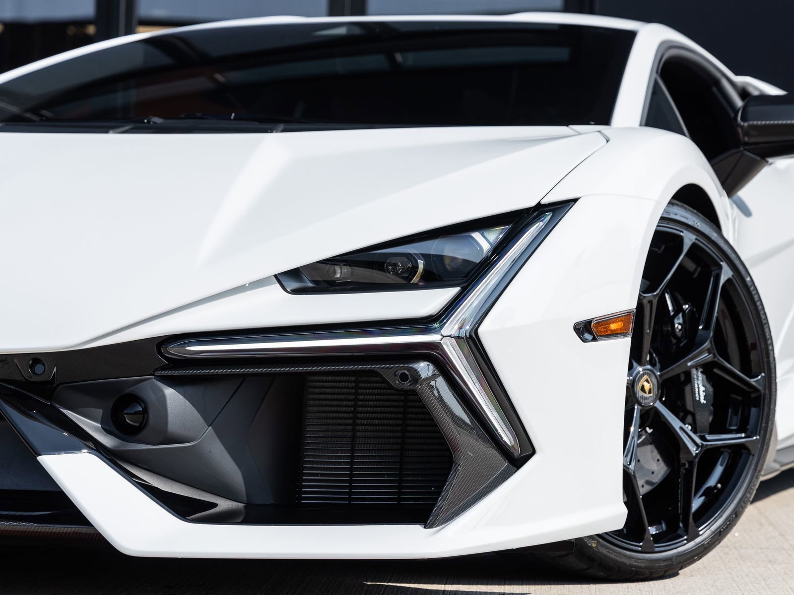 Used 2024 Lamborghini Revuelto AWD/4WD image 19