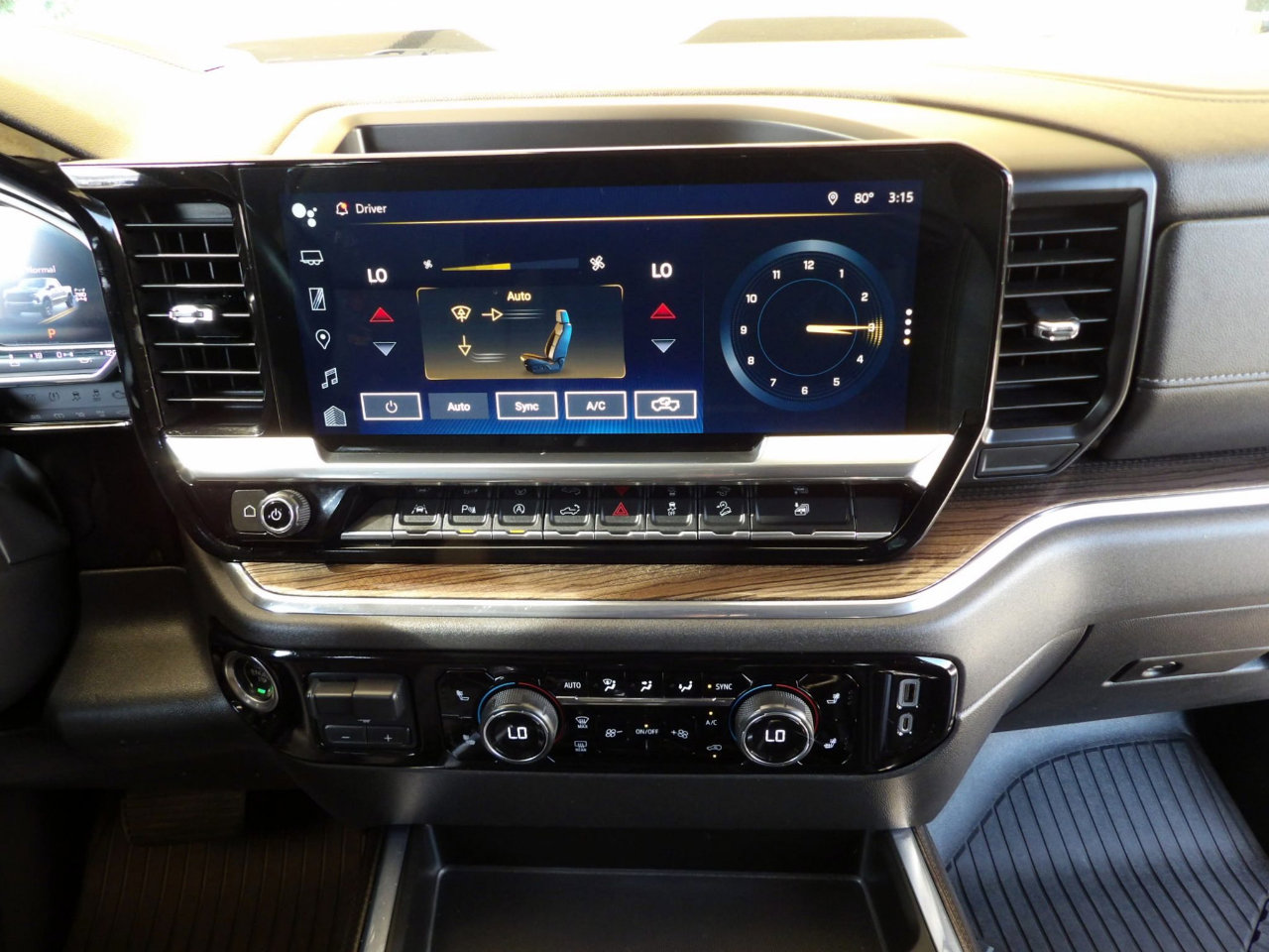 Used 2022 Chevrolet Silverado 1500 LT Trail Boss w/ LT Trail Boss Premium Package image 25