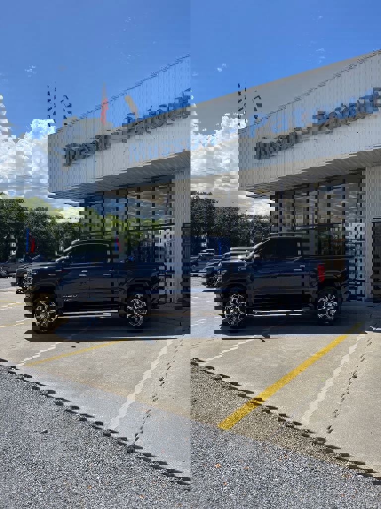 Used 2023 GMC Sierra 1500 Denali w/ Denali Reserve Package AWD/4WD image 3