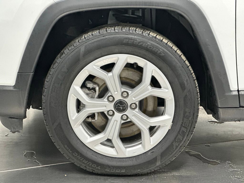 Used 2025 Jeep Compass Latitude image 27