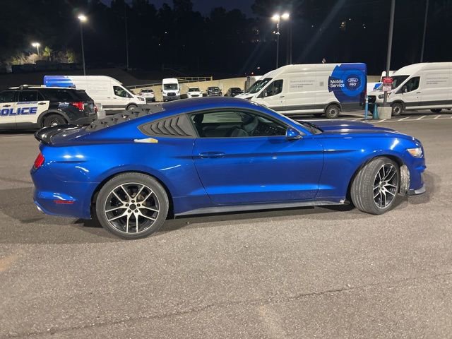 Used 2017 Ford Mustang Coupe image 7
