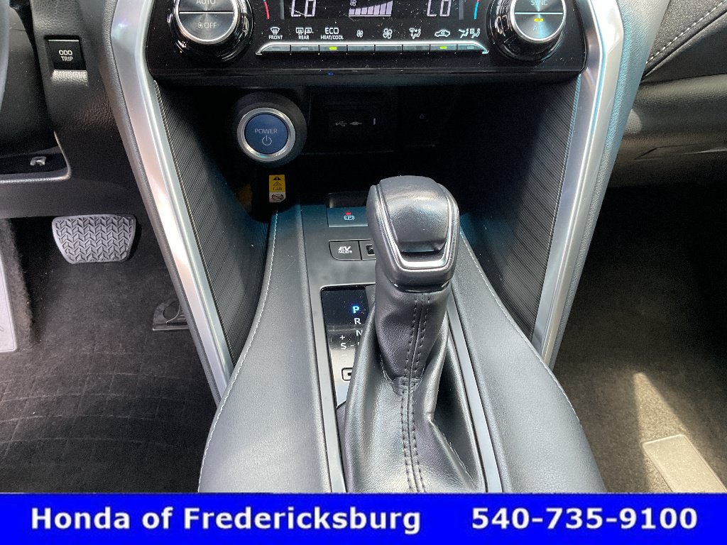 Used 2022 Toyota Venza XLE AWD/4WD image 36