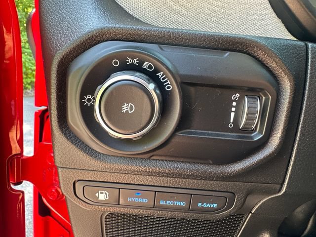 Used 2024 Jeep Wrangler Unlimited AWD/4WD image 29