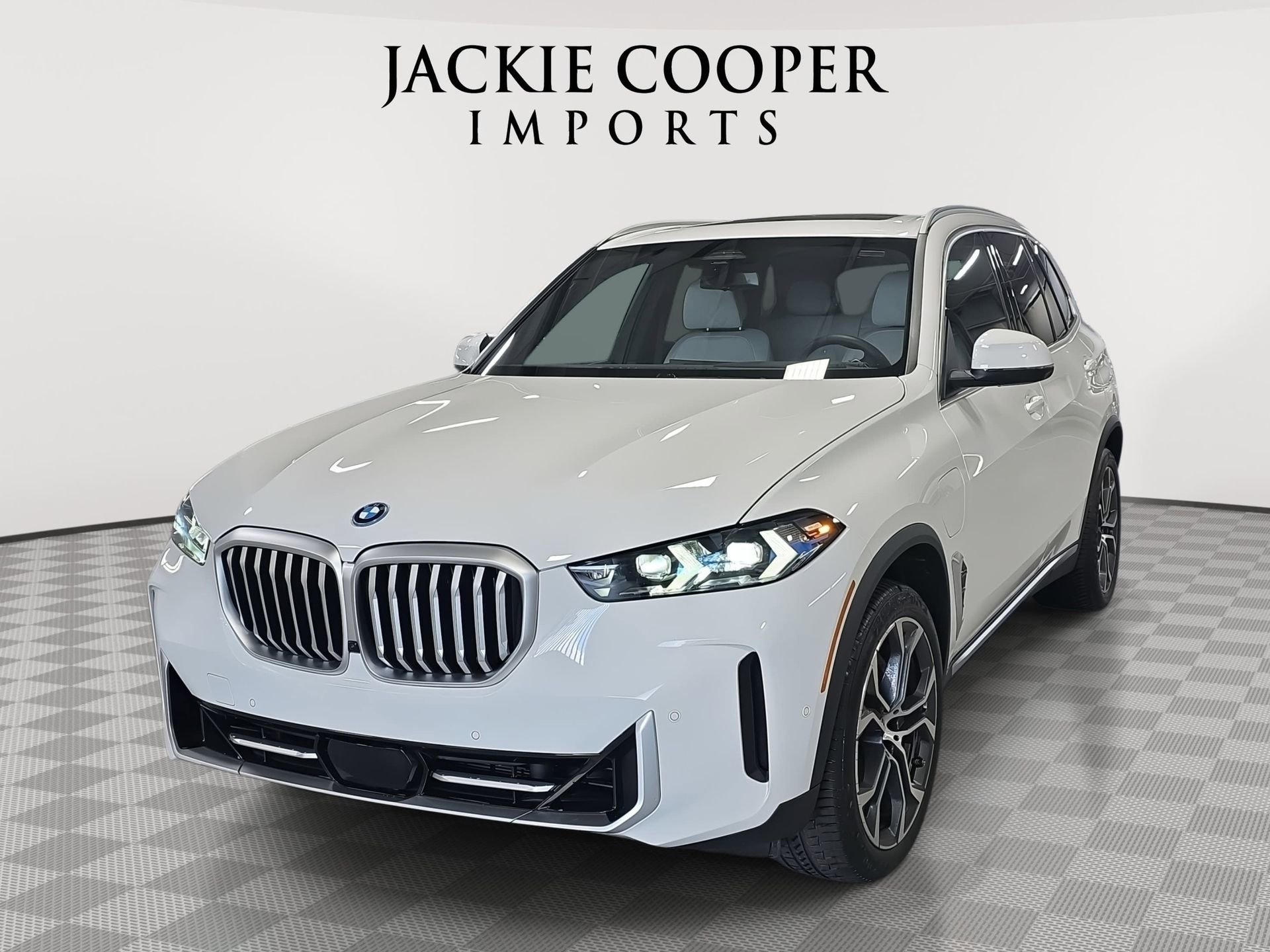 Used 2026 BMW X5 xDrive50e w/ Climate Comfort Package image 1