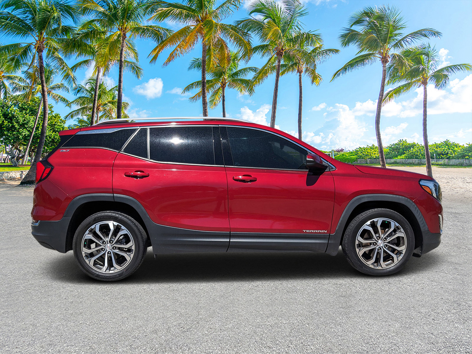 Used 2020 GMC Terrain SLT w/ Preferred Package FWD image 2