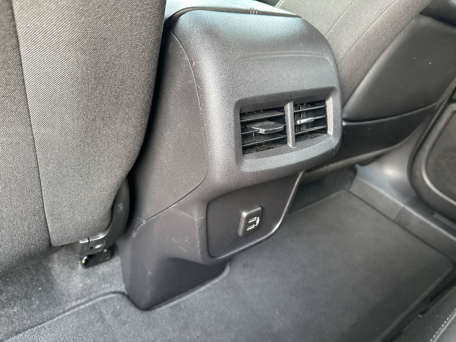 Used 2024 GMC Terrain SLE w/ Driver Convenience Package AWD/4WD image 15