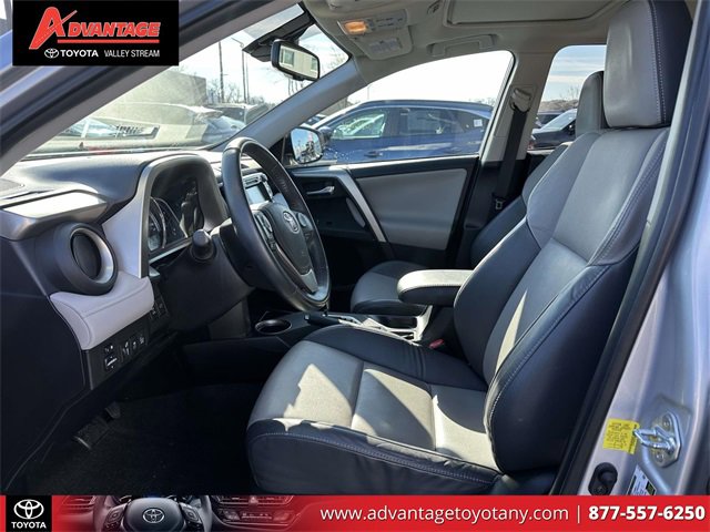 Used 2015 Toyota RAV4 Limited image 18