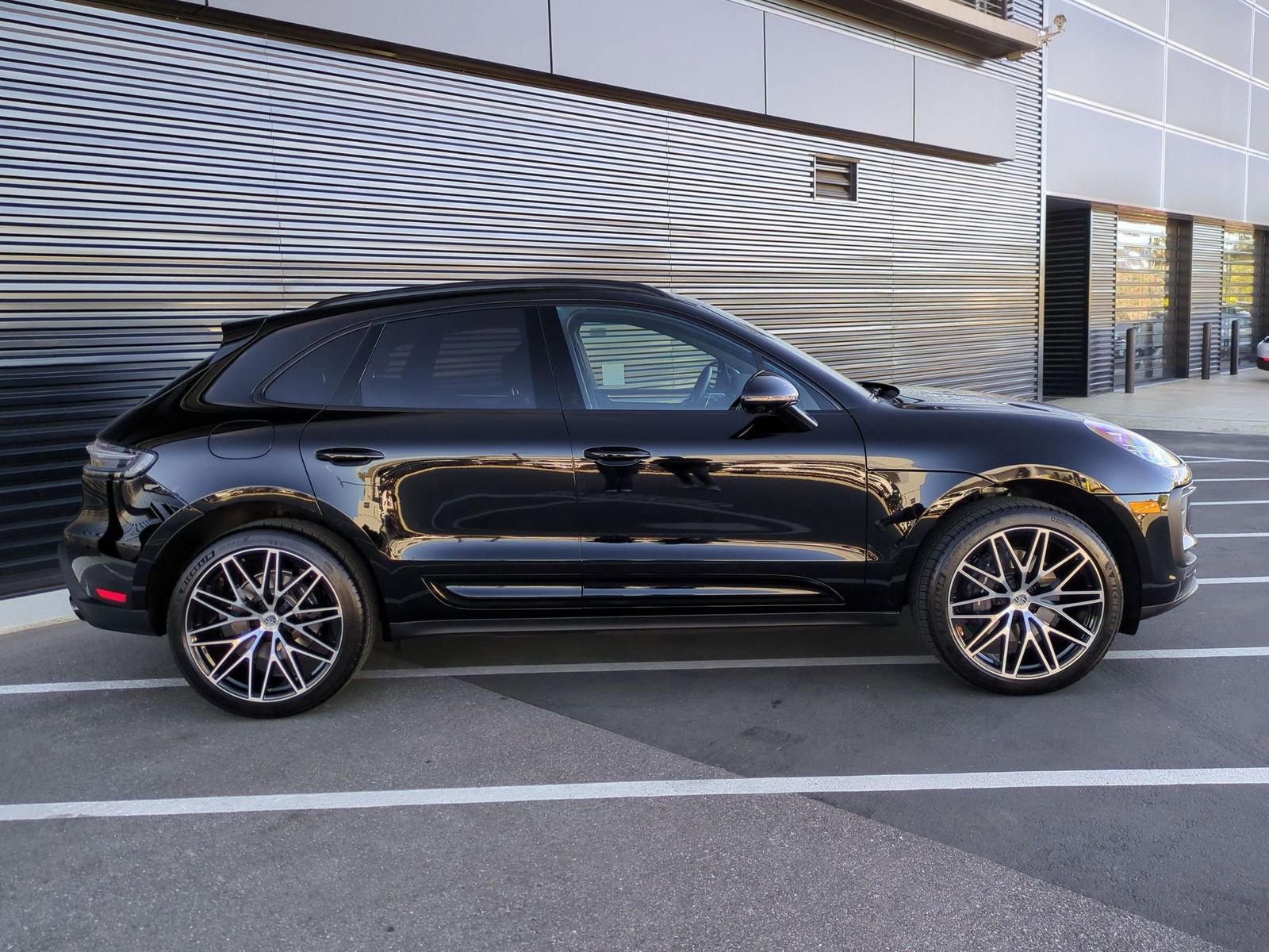 Certified 2026 Porsche Macan image 8