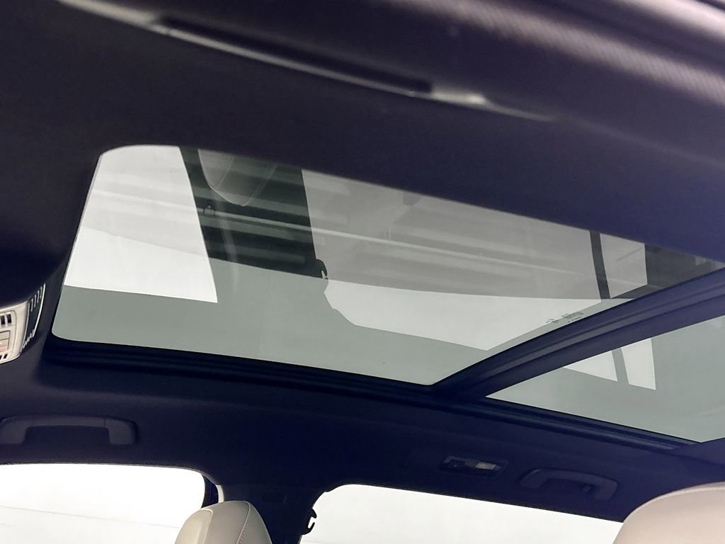 Certified 2024 Volkswagen Tiguan SEL R-Line image 19