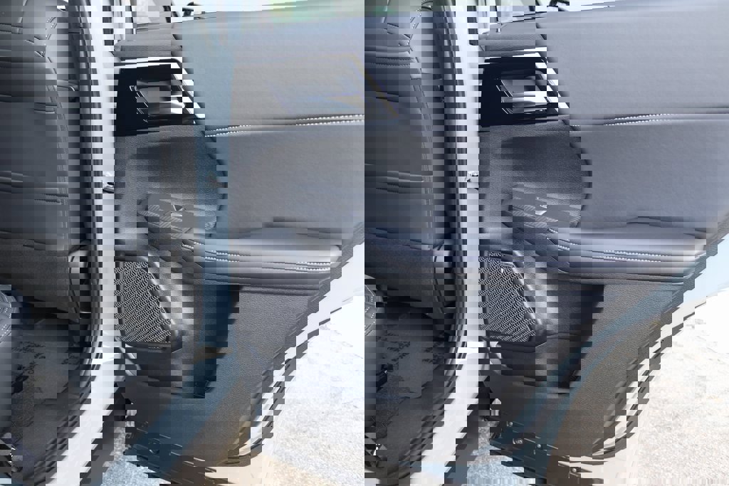 New 2026 Mitsubishi Outlander SE image 30