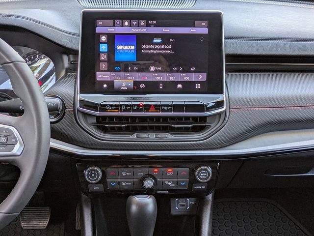 Used 2025 Jeep Compass Trailhawk image 20