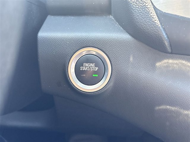 Used 2023 GMC Terrain SLE w/ Driver Convenience Package image 16