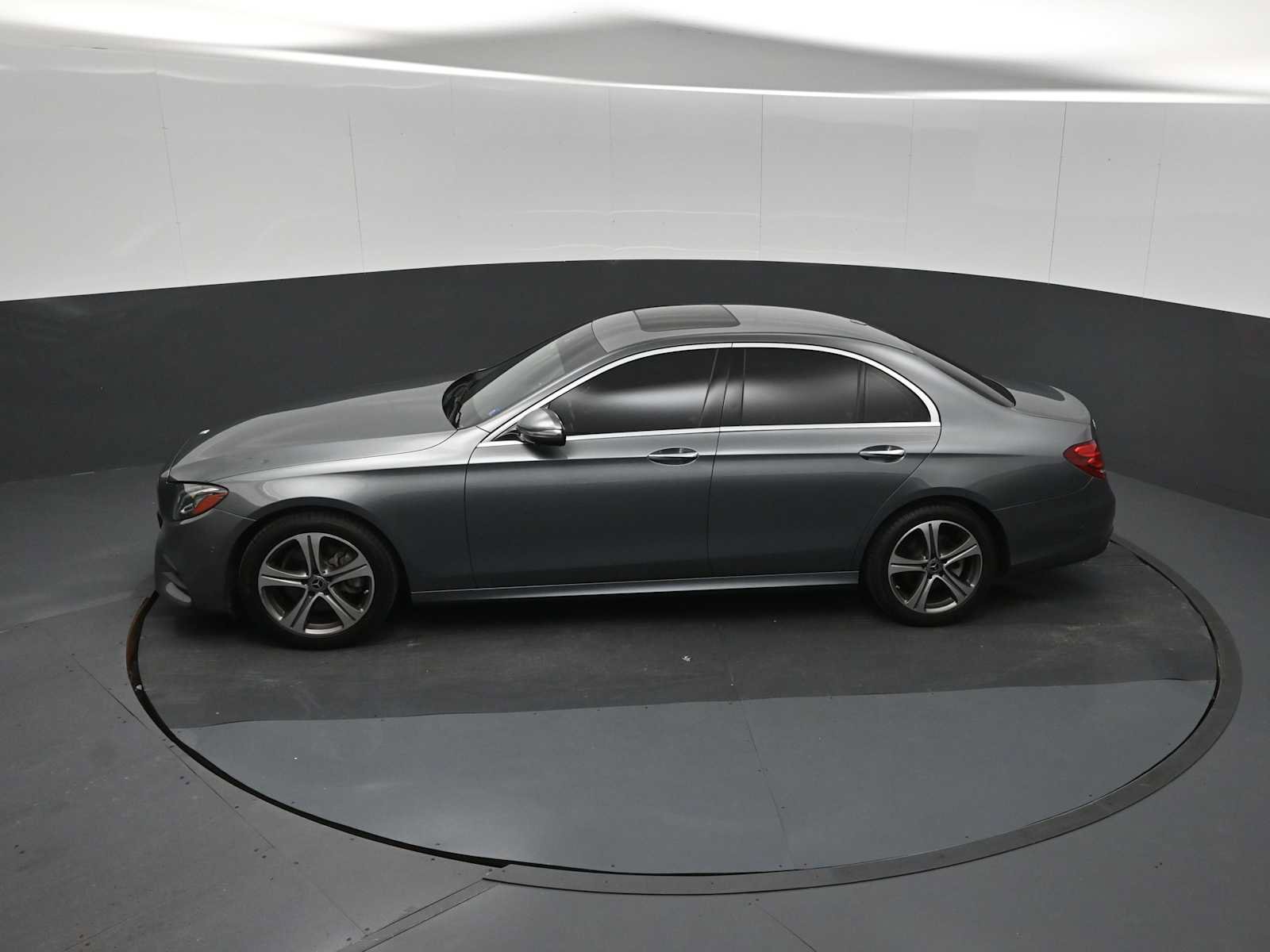 Used 2019 Mercedes-Benz E 300 4MATIC image 47