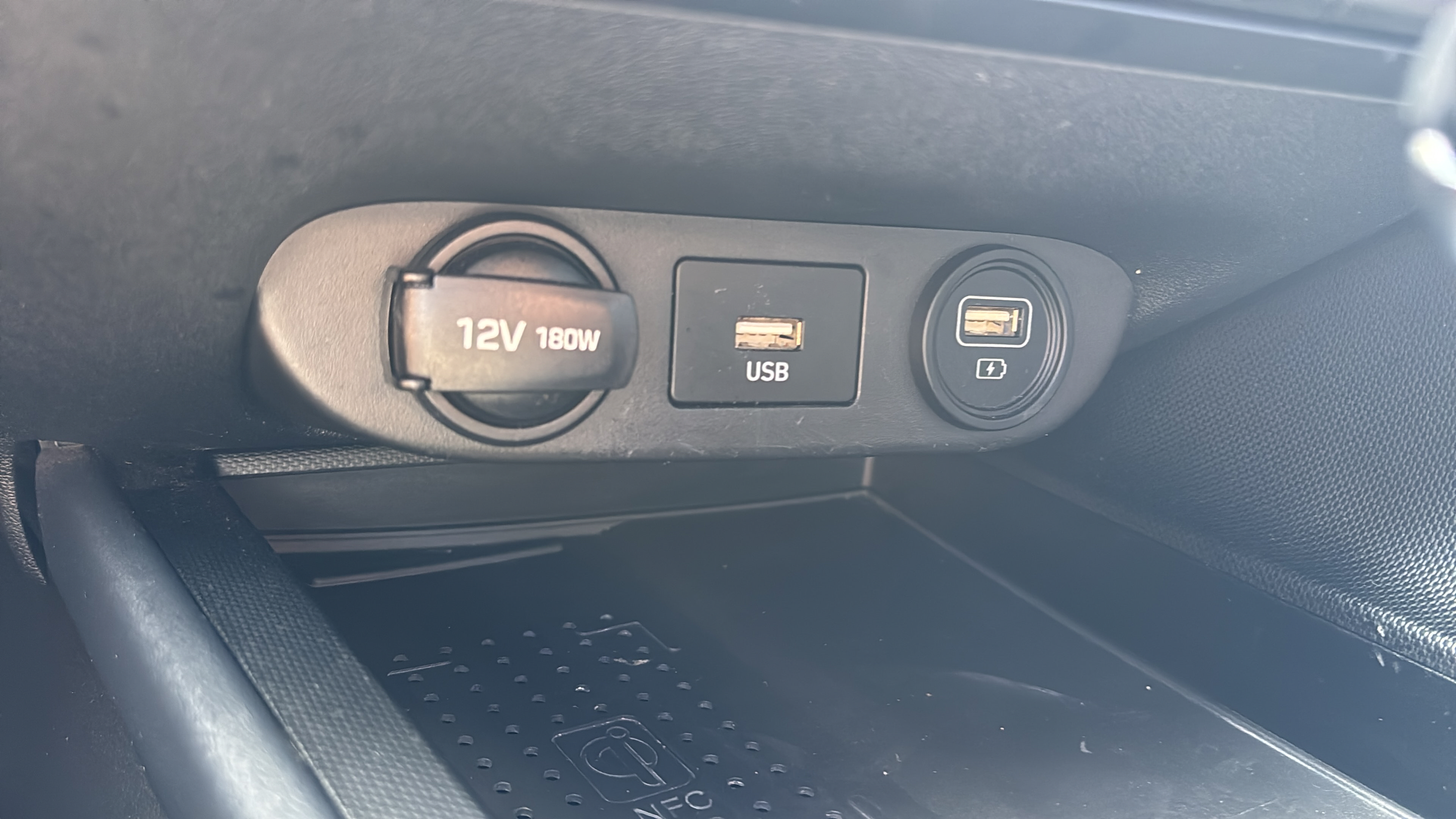 Used 2022 Hyundai Elantra Limited w/ Cargo Package FWD image 27