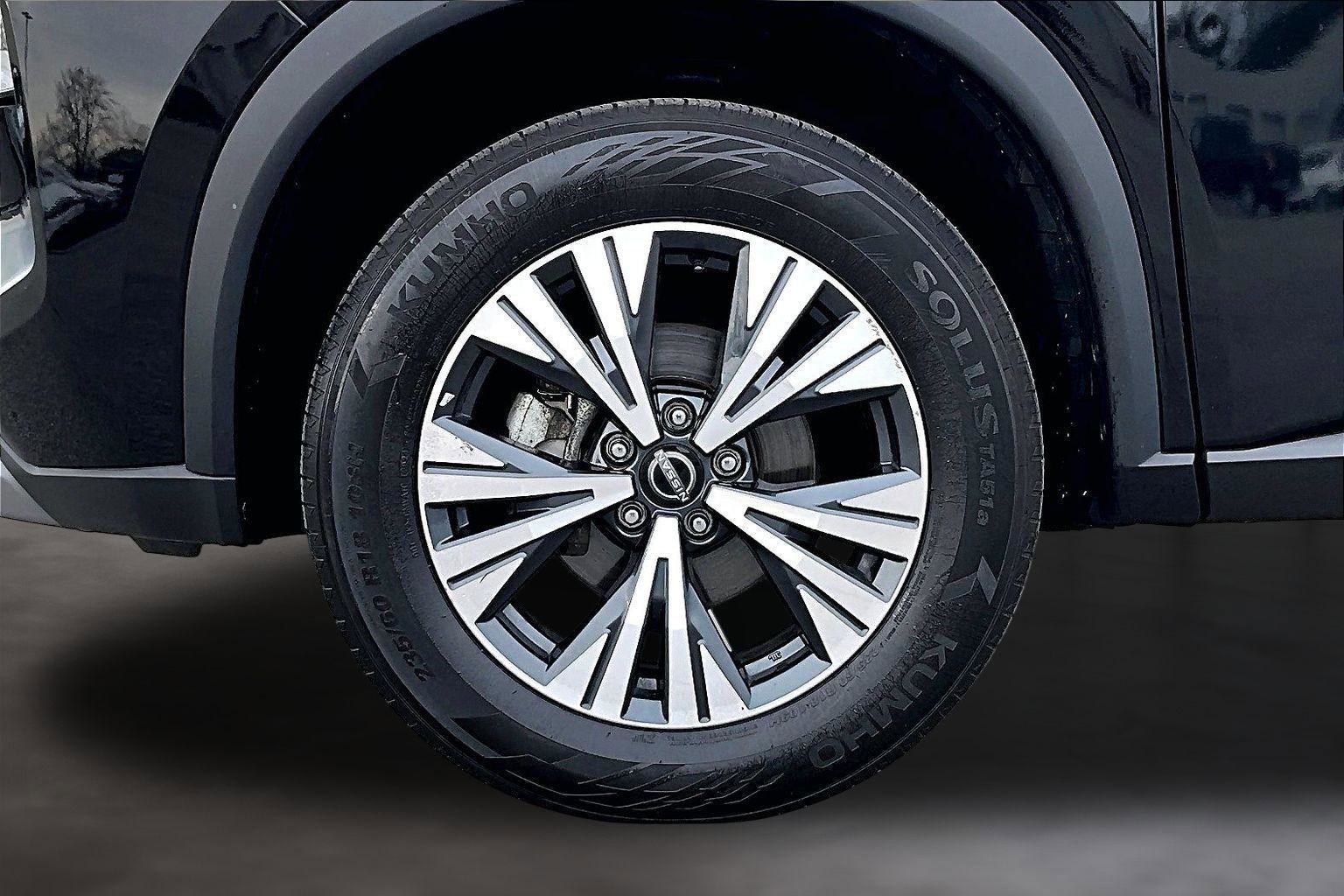 Used 2023 Nissan Rogue SV image 10