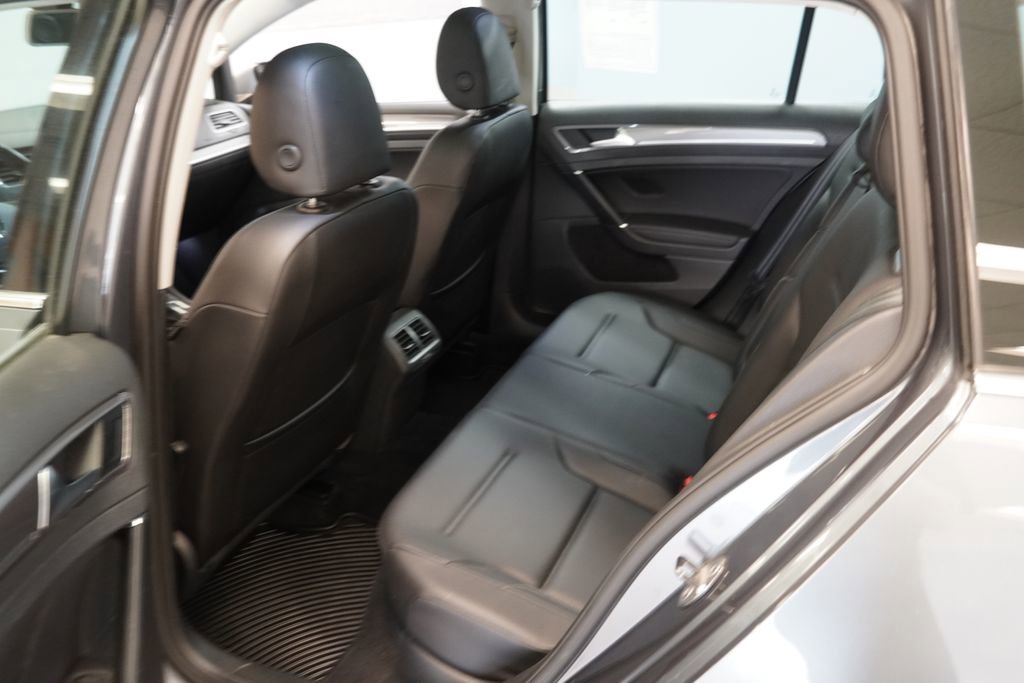 Used 2017 Volkswagen Golf Alltrack image 21