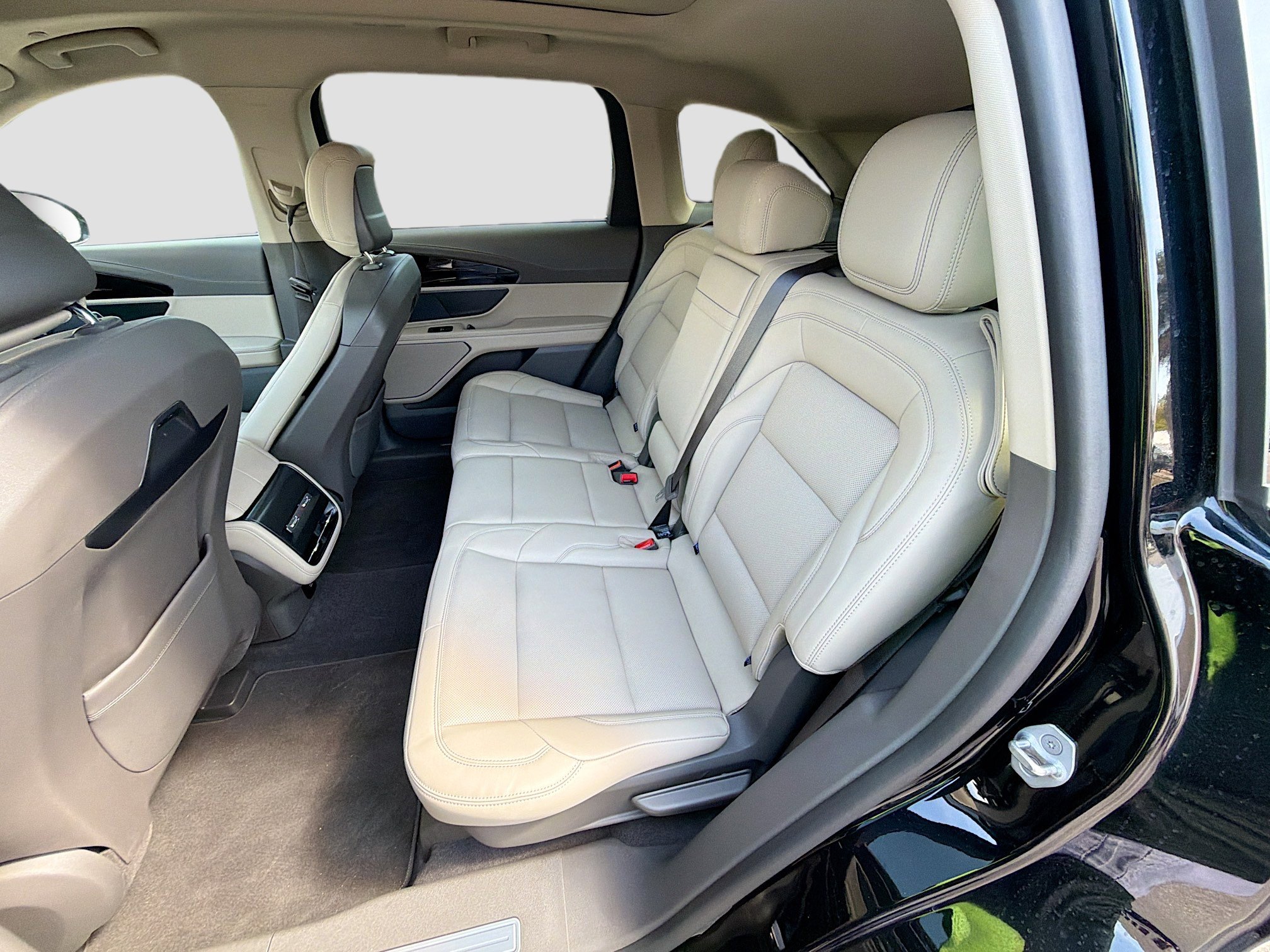 Used 2025 Lincoln Nautilus Premier w/ Equipment Group 102A image 22