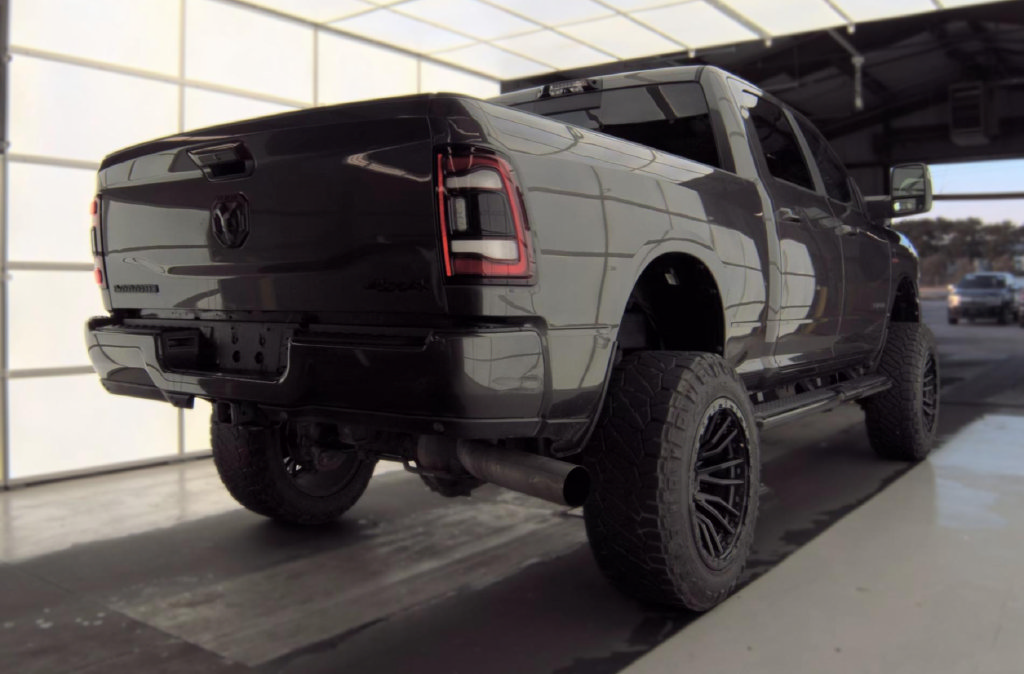 Used 2023 RAM 2500 Laramie w/ Night Edition AWD/4WD image 4