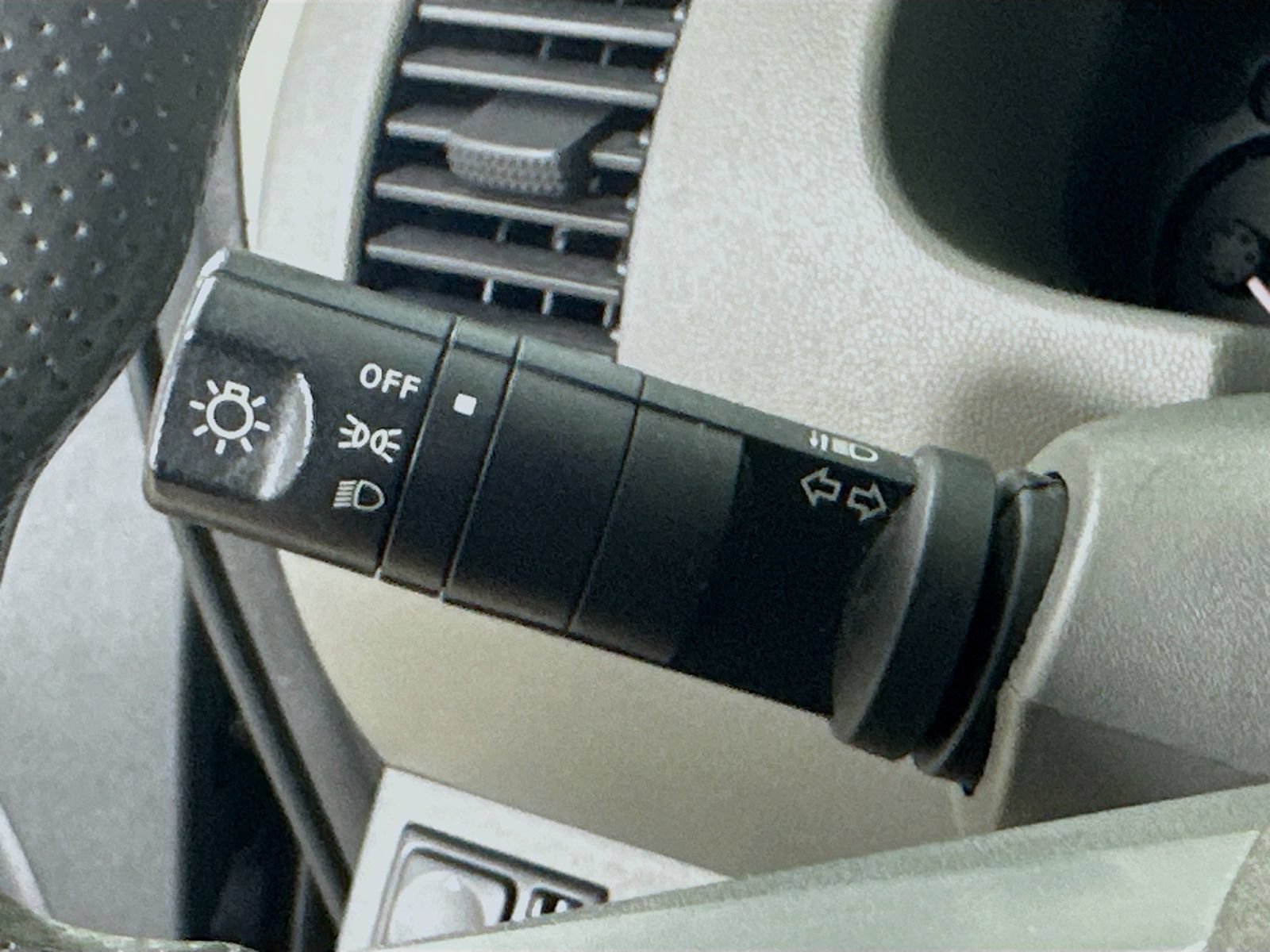 Used 2019 Nissan Frontier SV RWD image 19