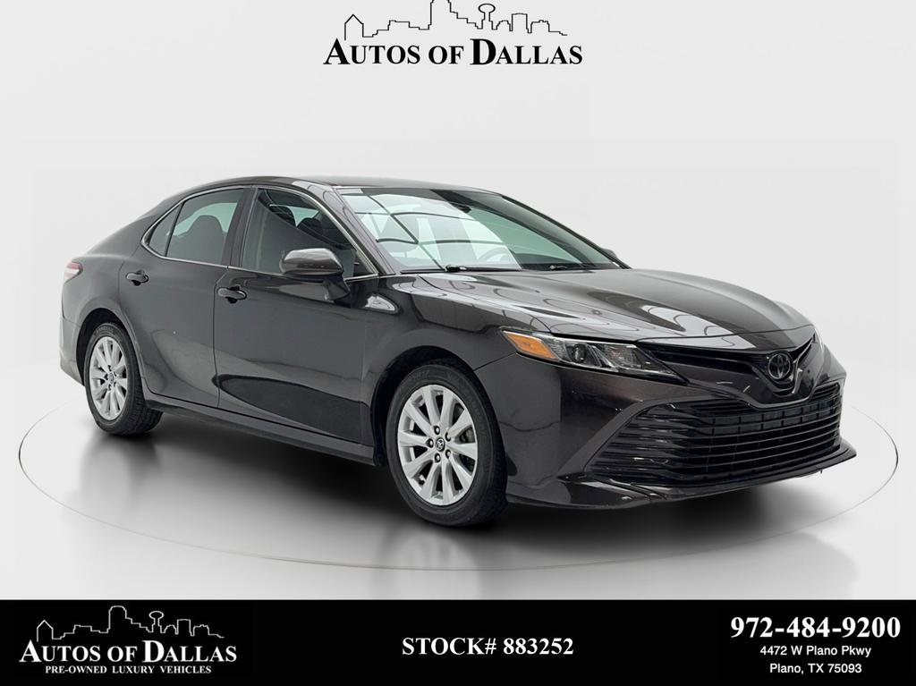 Used 2020 Toyota Camry LE image 1