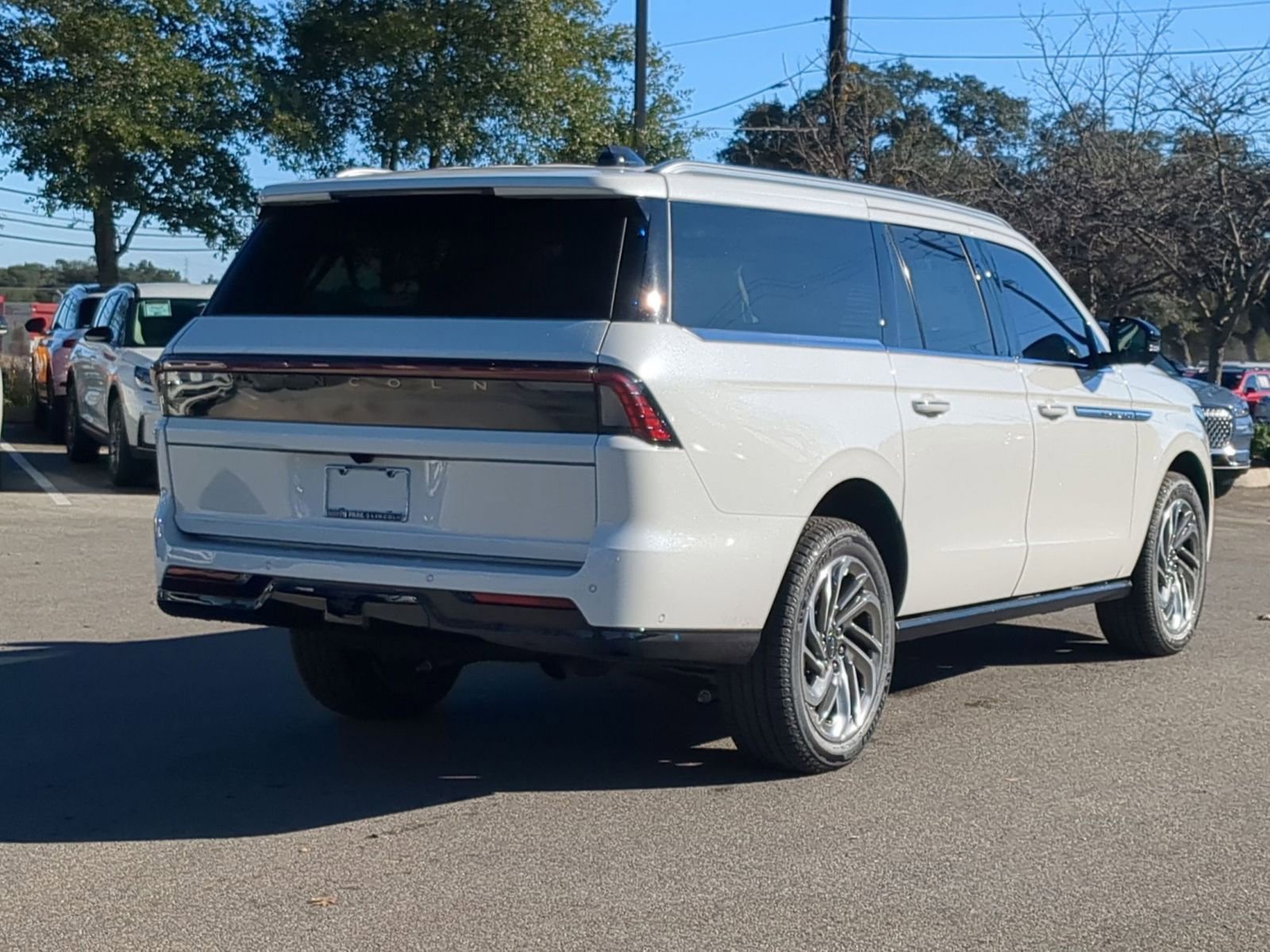 New 2025 Lincoln Navigator L Reserve image 3