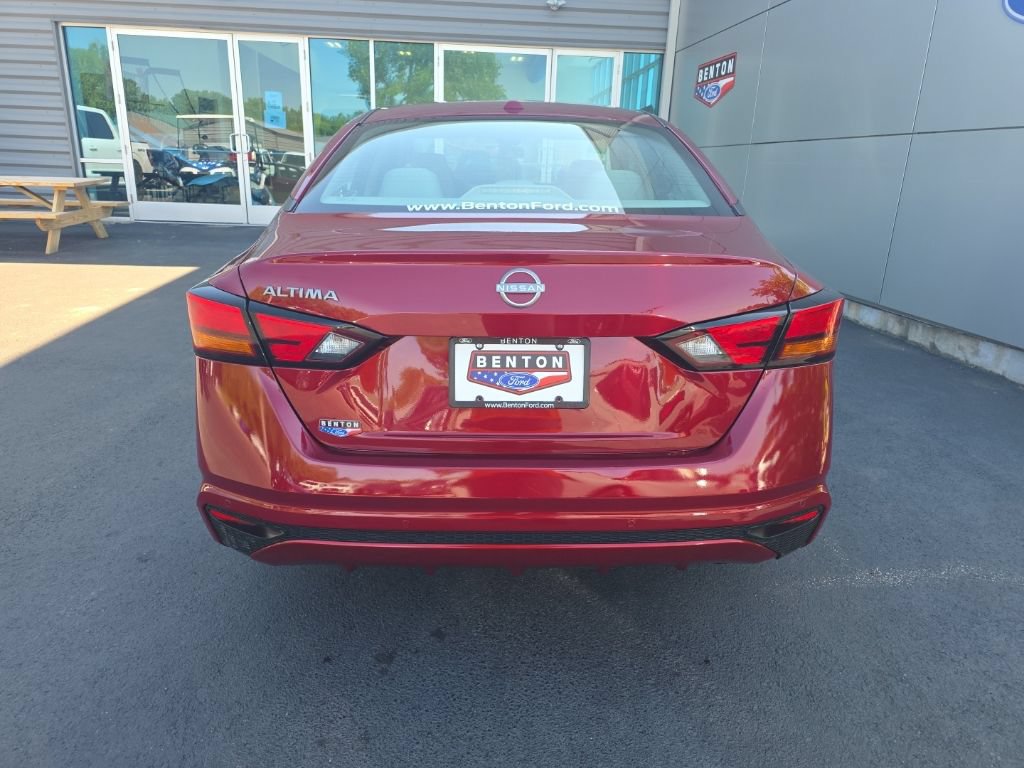 Used 2025 Nissan Altima 2.5 SV FWD image 8