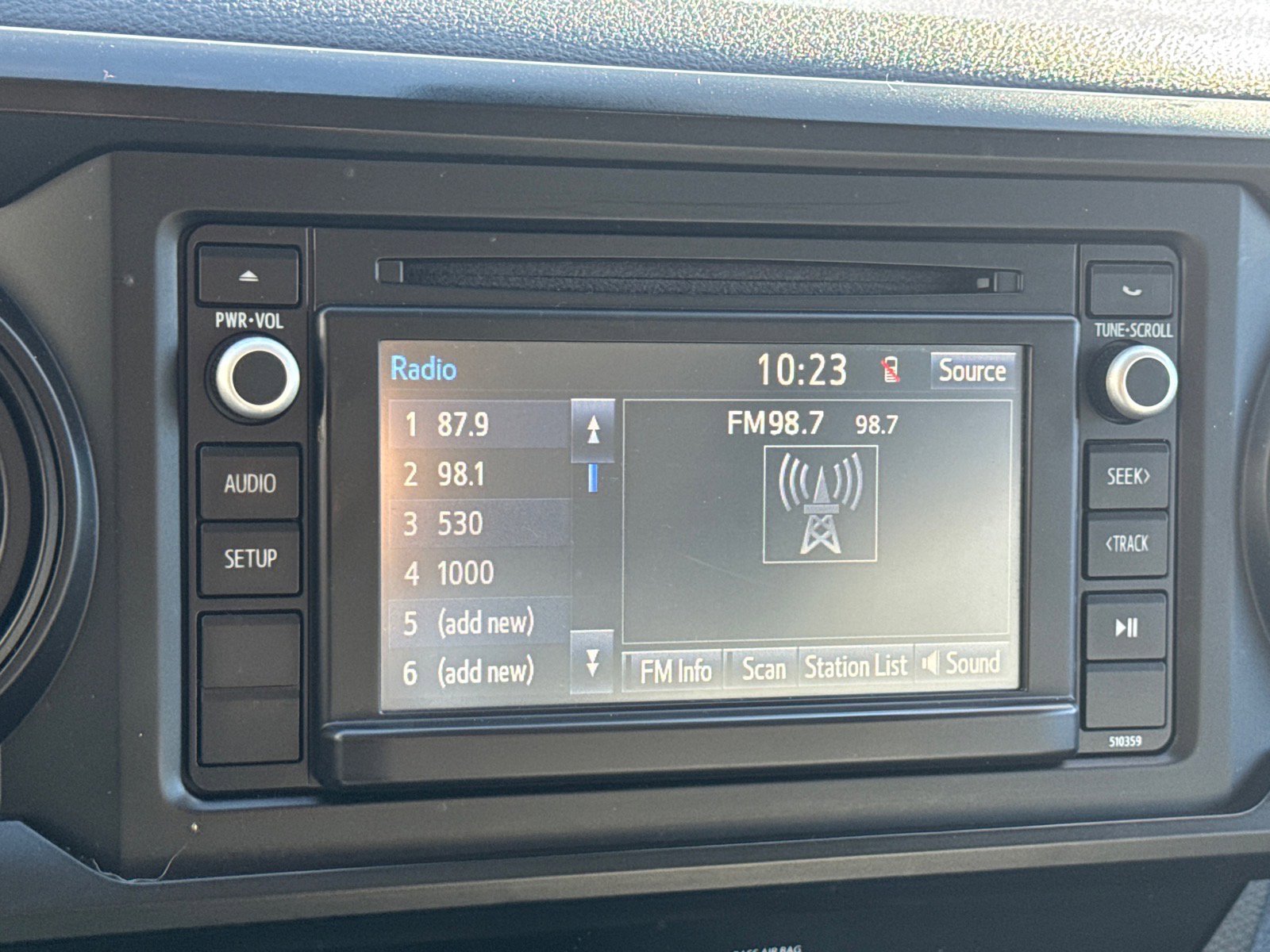 Used 2018 Toyota Tacoma SR image 13