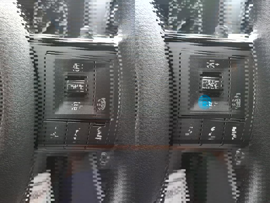 Used 2023 Nissan Rogue SV image 16