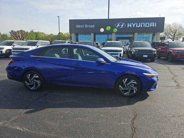 Certified 2025 Hyundai Elantra SEL w/ Cargo Package image 5