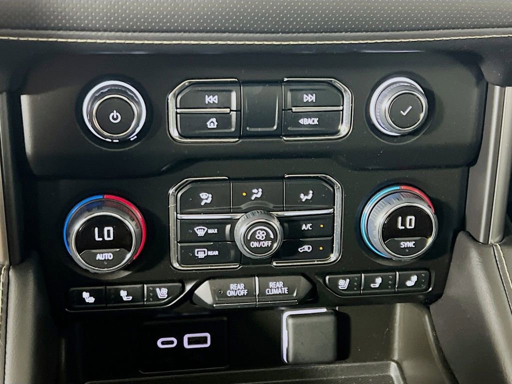 Certified 2024 Chevrolet Suburban Premier w/ Premium Package image 15