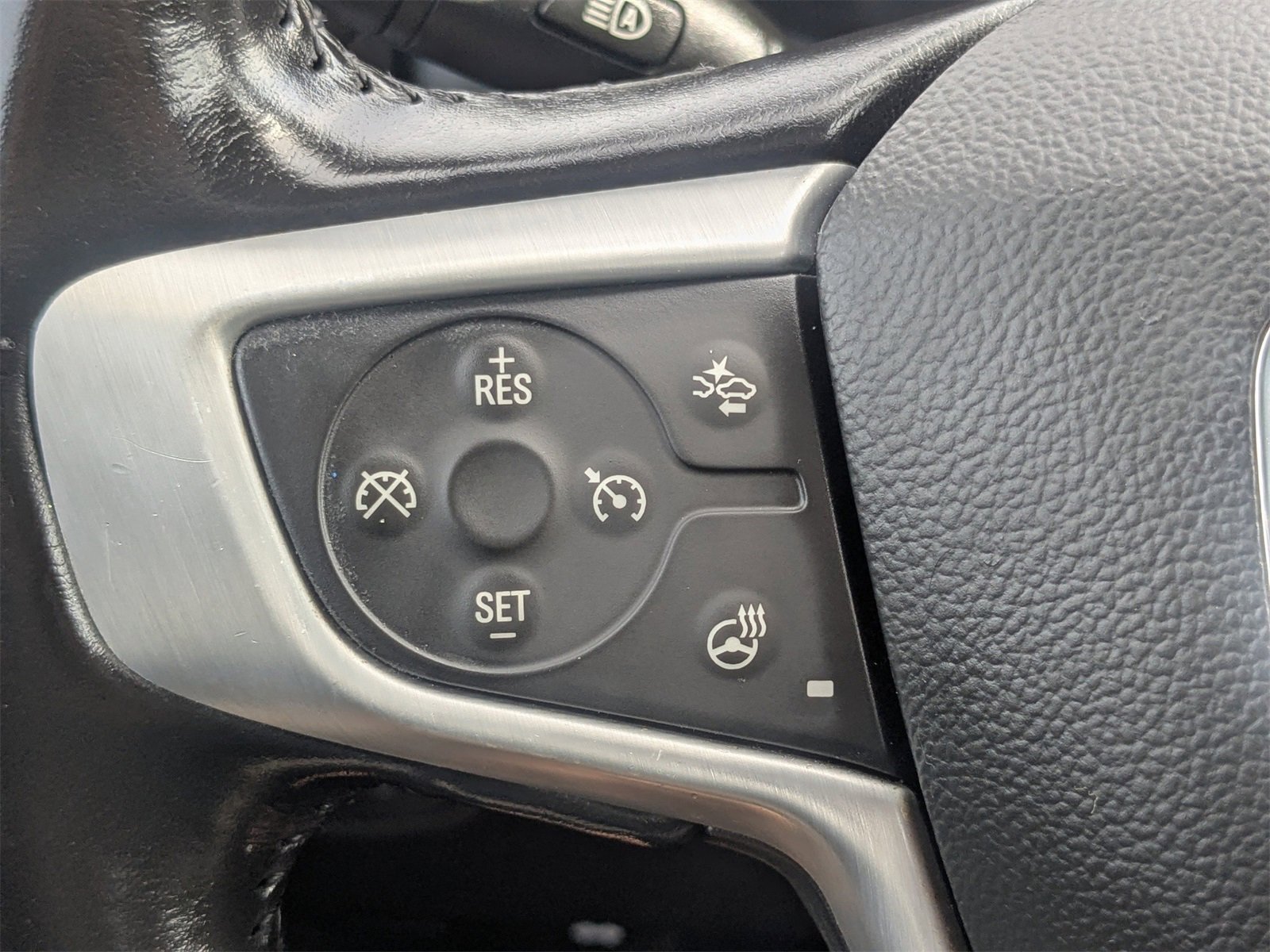 Used 2021 GMC Terrain SLT image 29