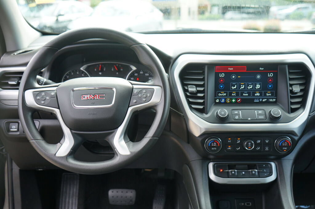 Used 2021 GMC Acadia SLE FWD image 17