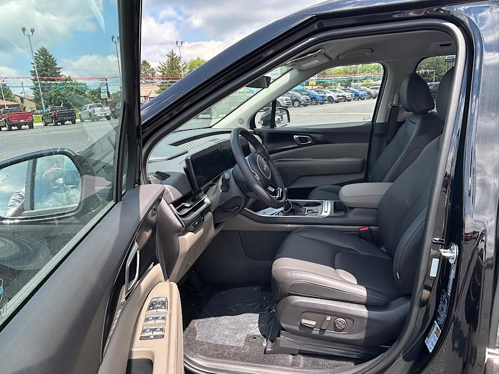 New 2025 Kia Carnival image 15