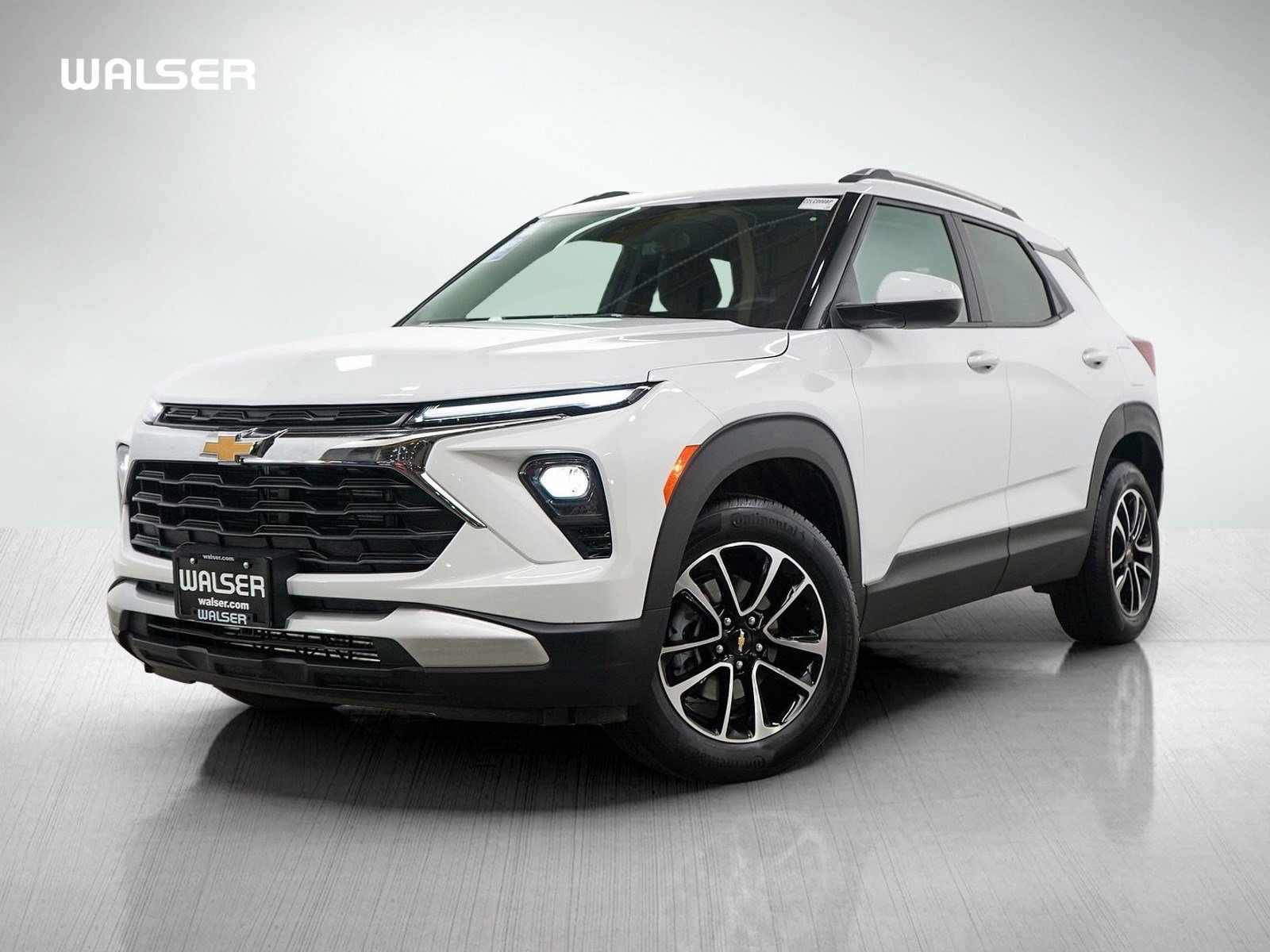 Used 2025 Chevrolet TrailBlazer LT w/ LT Cold Weather Package AWD/4WD image 1