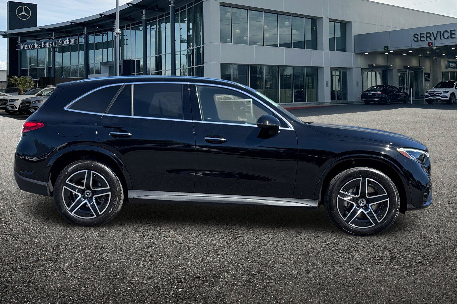 New 2026 Mercedes-Benz GLC 300 image 3