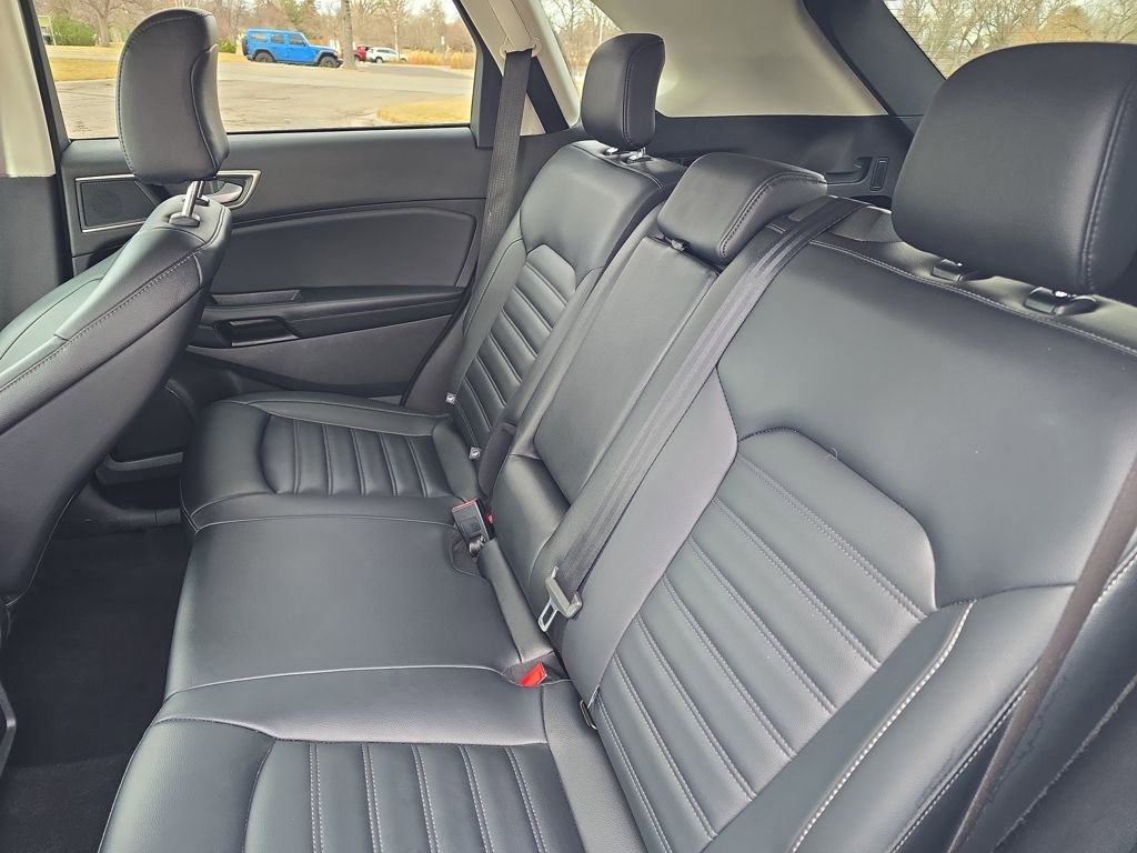 Used 2024 Ford Edge SEL image 24