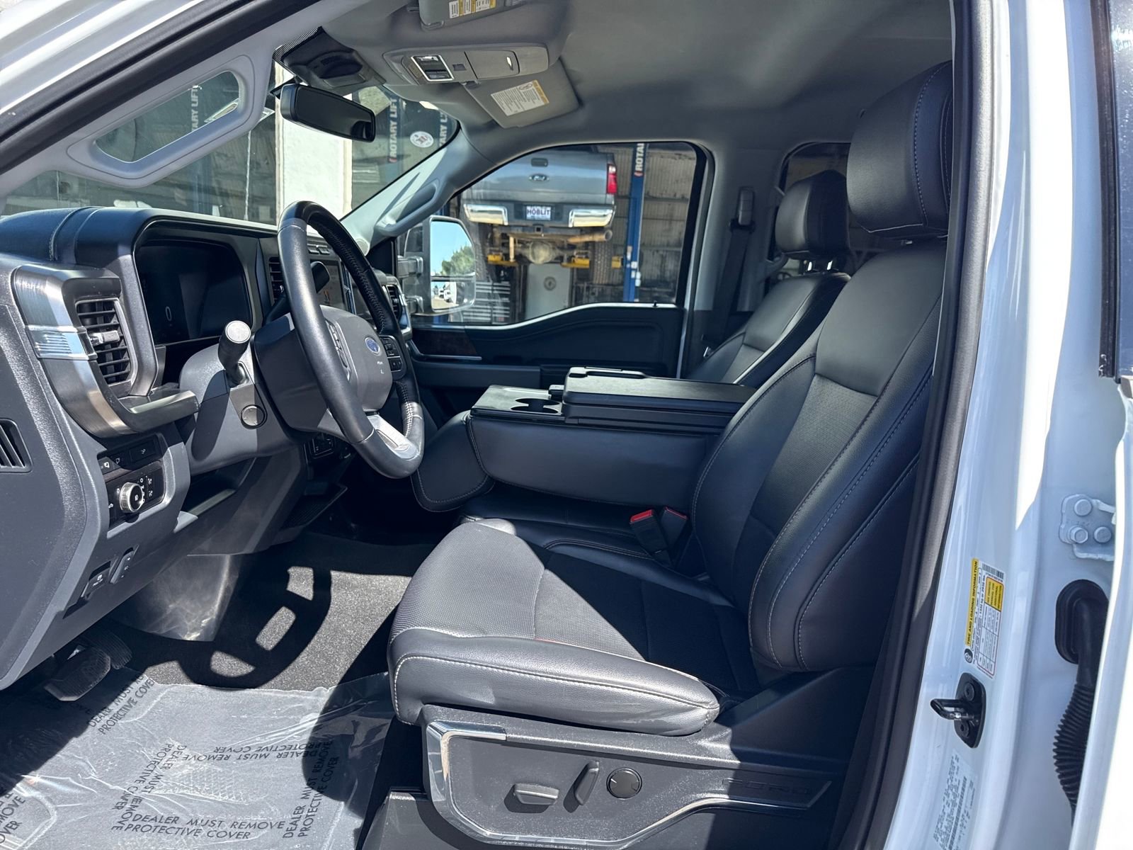 Used 2024 Ford F250 Lariat w/ FX4 Off-Road Package AWD/4WD image 9