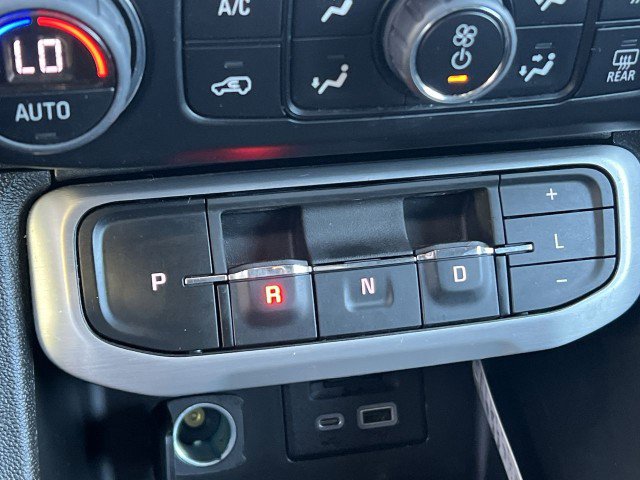 Used 2023 GMC Acadia SLE w/ Driver Convenience Package image 16