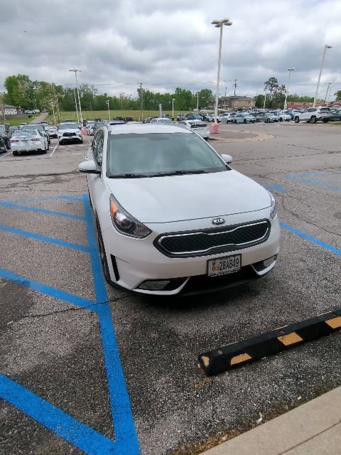 Used 2018 Kia Niro EX FWD image 3