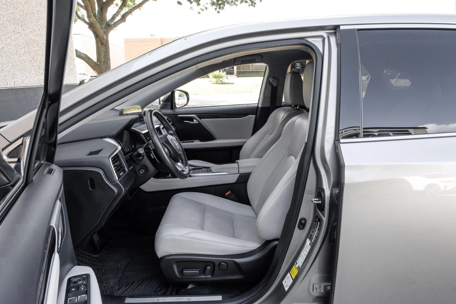 Used 2022 Lexus RX 350 FWD image 3