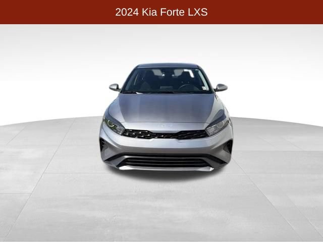 Used 2024 Kia Forte LXS FWD image 2