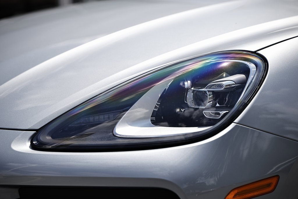 Used 2022 Porsche Cayenne Platinum Edition image 11